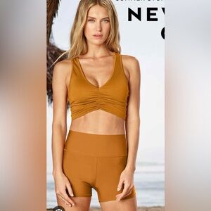 Alo Yoga High Waisted Shorts 3”